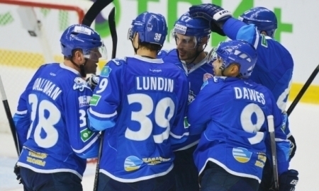 <strong>«Барыс» начал выплачивать хоккеистам долги по зарплате </strong>