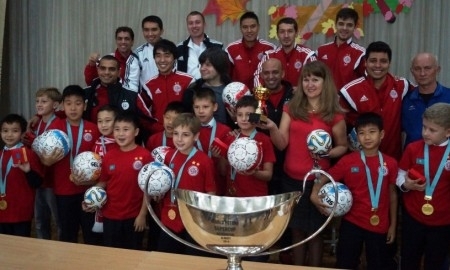 «Кайрат» посетил гимназистов