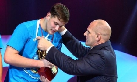 Антон Савенко выиграл «золото» на международном турнире по греко-римской борьбе
