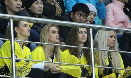 Фото болельщиков с матча «Сарыарка» — «Буран» 2:3