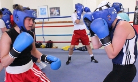 Стал известен состав женской сборной Казахстана по боксу на чемпионат Мира