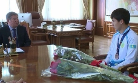 Аким Алматы встретился с бронзовым призером азиатских Пара-Игр