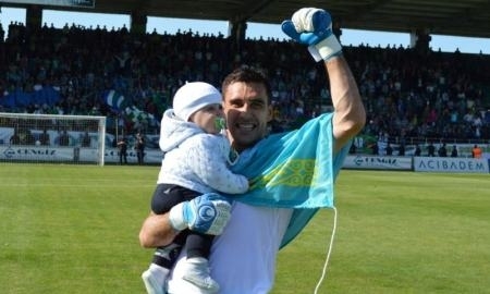 С Днем рождения, вратарь!