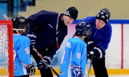 Хоккеисты «Иртыша» провели мастер-класс для детей