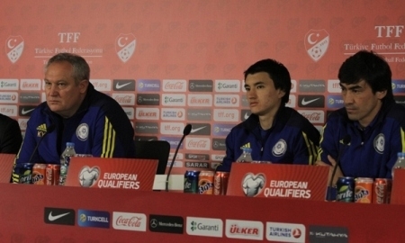 Видео предматчевой пресс-конференции Юрия Красножана игры отборочного раунда ЕВРО 2016 Турция — Казахстан