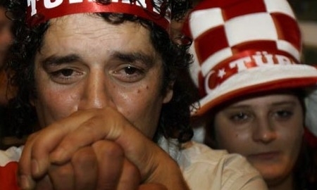 «После прошлого матча с Бразилией не удивлюсь, если нас обыграет и Казахстан!». Мнения турецких болельщиков накануне матча Турция — Казахстан