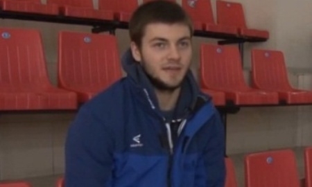 Олег Санаров во втором выпуске программы «Головой об лед»