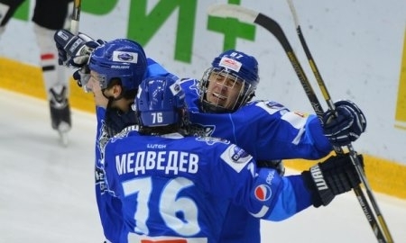 Фоторепортаж с матча МХЛ «Снежные Барсы» — «Омские Ястребы» 5:3 