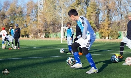 Казахстанские дети и юноши будут заниматься по системе «Аякса» 