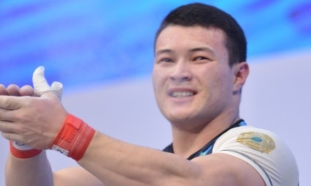 В Таразе встречали чемпиона мира по тяжелой атлетике Жасулана Кыдырбаева