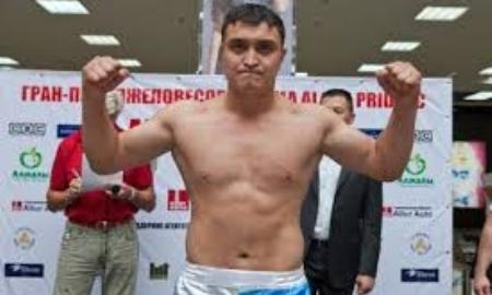 Адиль Боранбаев нокаутировал Венера Галиева