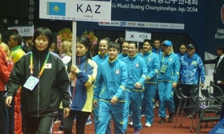На женском чемпионате мира по боксу включили старый гимн Казахстана