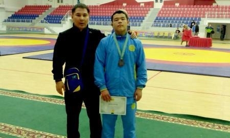 Актауские борцы завоевали три бронзовые медали на чемпионате Казахстана