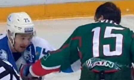 Видео драки матча КХЛ «Ак Барс» — «Барыс» Александр Свитов VS. Дамир Рыспаев