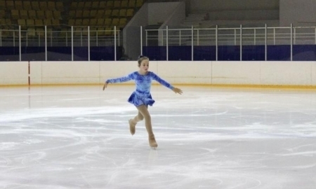 В Караганде прошел чемпионат Казахстана по фигурному катанию среди юниоров