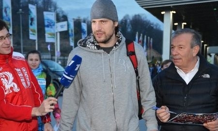 Свитов не поехал с «Ак Барсом» на выезд из-за повреждения в драке с Рыспаевым