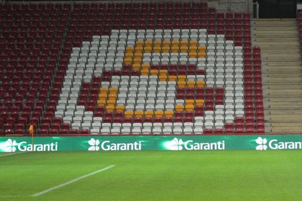 Стамбул встречает дождем