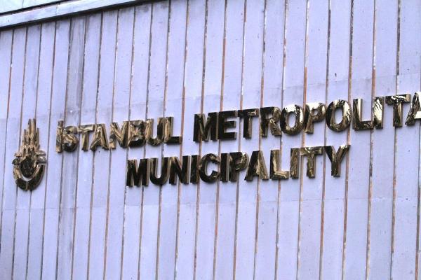 Стамбул встречает дождем