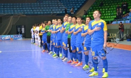 Сборная Казахстана после первого тайма выигрывает у Азербайджана