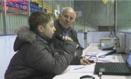 В ледовом дворце Усть-Каменогорска появился юный комментатор