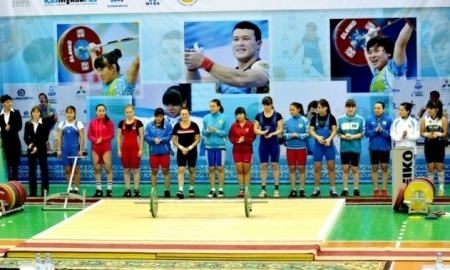 Казахстанские штангисты соревновались за звание чемпиона страны
