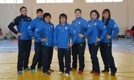 Женская сборная Казахстана прибыла на УТС в Баку