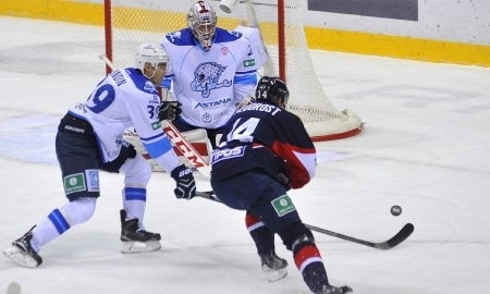 Фоторепортаж с матча КХЛ «Слован» — «Барыс» 3:2
