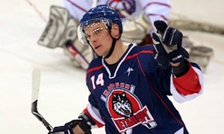 Андрей Макров заключил контракт с ХК «Горняк»