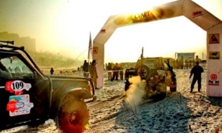 Зрелищный Джип-фест проходит в Алматы 