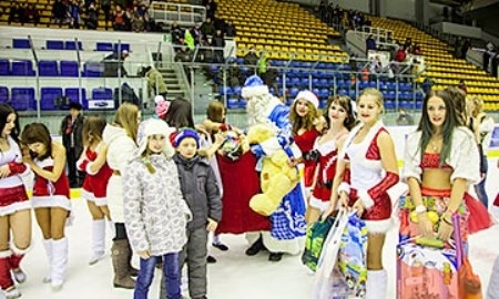 По окончанию матча «Казцинк-Торпедо» — «Кубань» на льду состоялось праздничное шоу