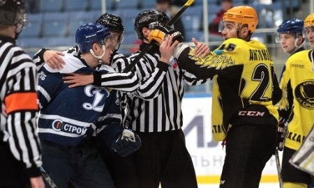 Фоторепортаж с матча ВХЛ «Динамо» Бшх — «Сарыарка» 2:5