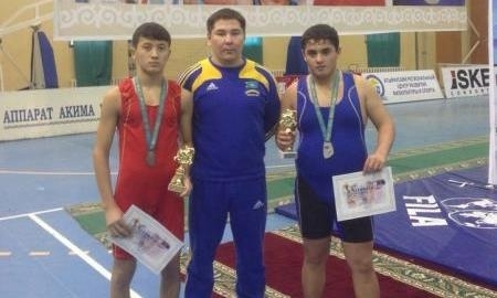 Актауские борцы вернулись с республиканского турнира в Атырау