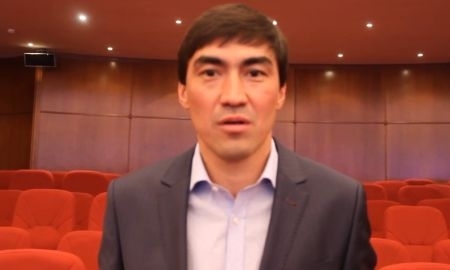 Самат Смаков поздравил казахстанцев с Новым годом