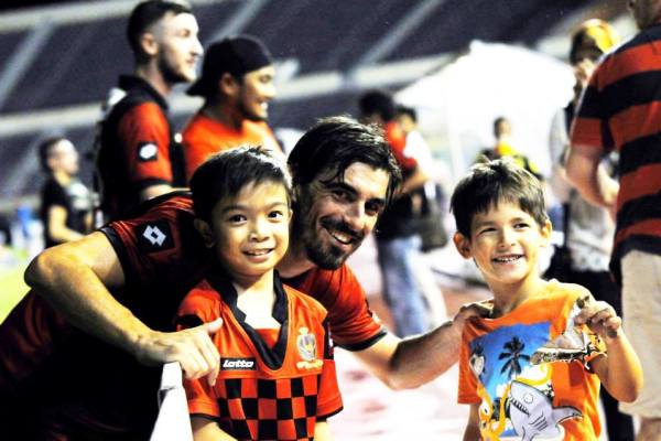 Роберто Алвиж с детьми