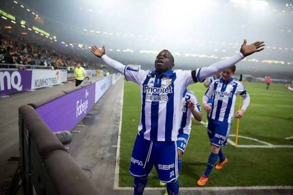 Мане продолжает забивать