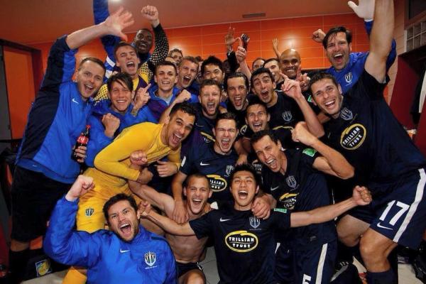 Джорджевич (справа), занял 3 место в чемпионате мира среди клубных команд