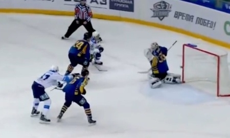 Шайба Талгата Жайлауова вошла в десятку лучших голов декабря в КХЛ