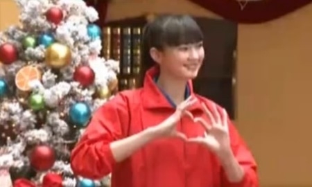 Казахстанская волейболистка ведет шоу вместе с Кевином Чэном