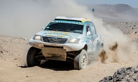 Экипаж «Астаны» спас жизнь мотоциклисту на «Дакар 2015»