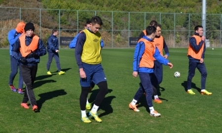 Фоторепортаж со сборов «Акжайыка» в Турции