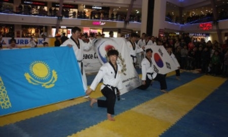 Мангыстауских таэквондистов бесплатно обучали мастера спорта из Южной Кореи