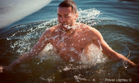 Игроки «Актобе» окунулись в прорубь на Крещение