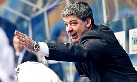 Леонид Тамбиев продлил контракт с ХК «Сарыарка»