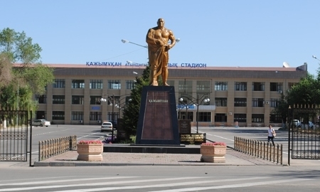 Осужден заместитель директора центрального стадиона Шымкента