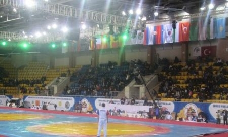 Казахстанцы успешно стартовали на Кубке мира по самбо в Алматы