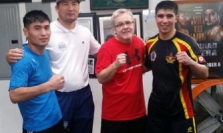 Бекман Сойлыбаев и Елдос Саркулов прибыли в зал Фредди Роуча