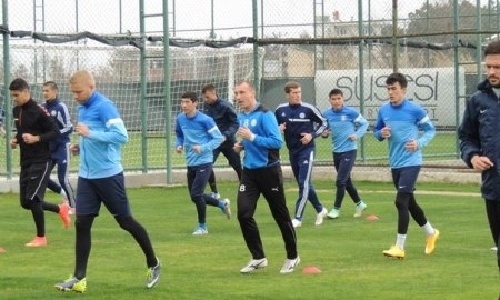 Фоторепортаж с тренировки «Тараза» на втором УТС в Турции