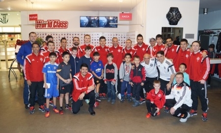 Игроки «Кайрата» побывали на фотовыставке «Kairat by Nikita Bassov»