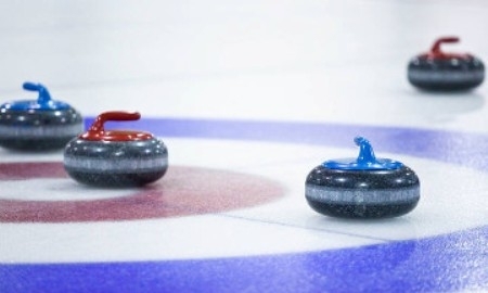 В Алматы проходят соревнования по керлингу среди молодежи 