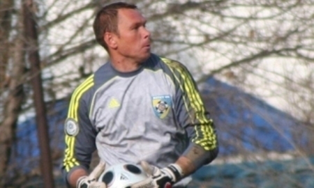«Кайсар» определился с вратарями